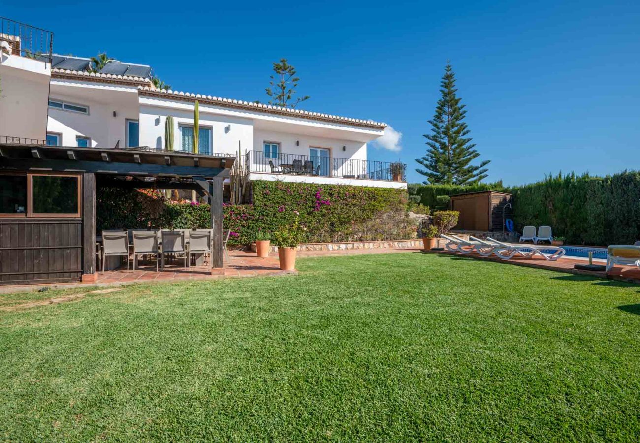 Villa en Almuñecar - Villa de lujo de 8 dormitorios y 5 baños con impresionantes vistas y piscina y jardines privados